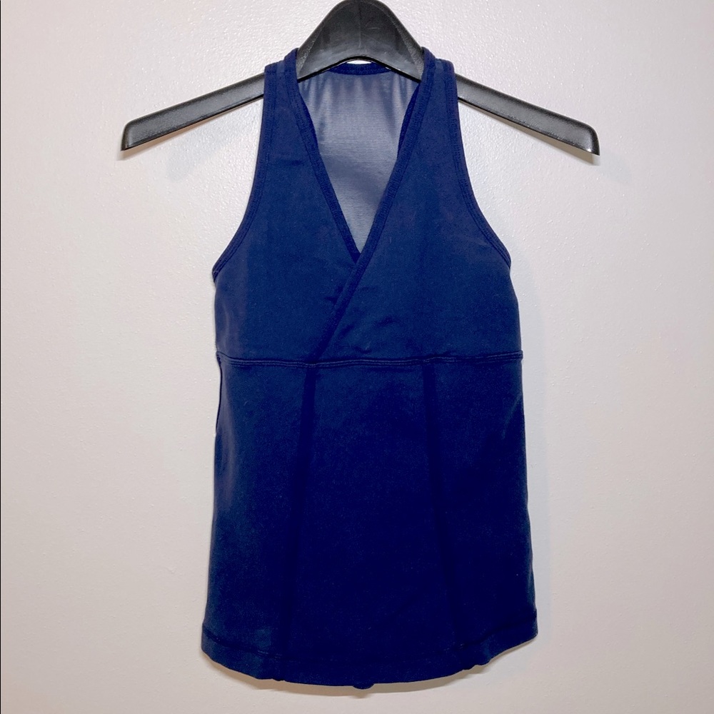 Lululemon Deep V Muscle Tank in Navy. Size 2